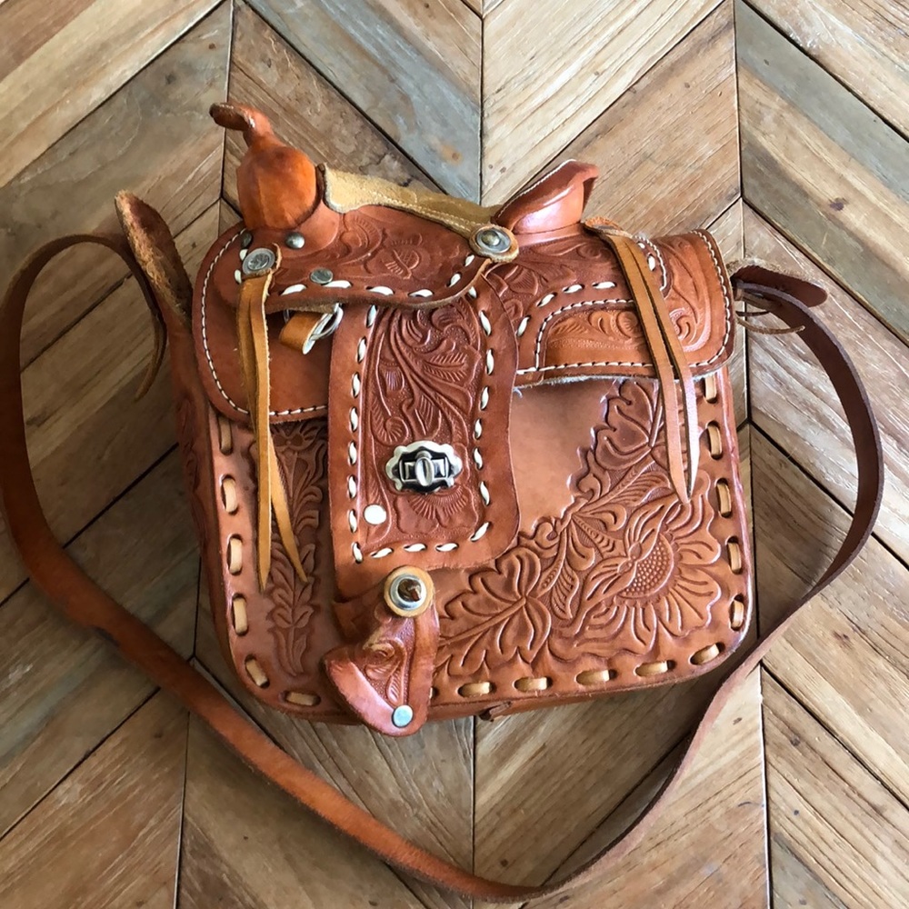 Vintage brown leather saddle purse
